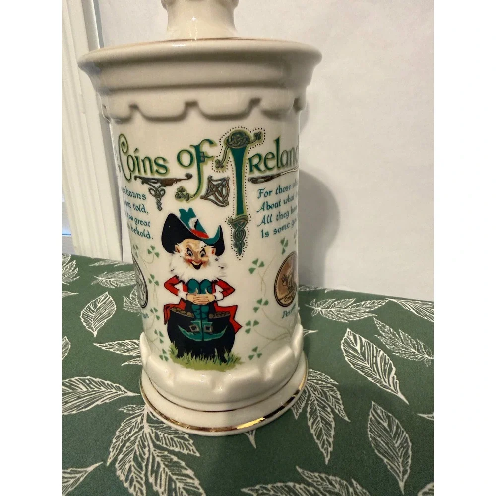 Old Commonwealth 1979 Coins of Ireland Porcelain Decanter Leprechaun Harp Stop